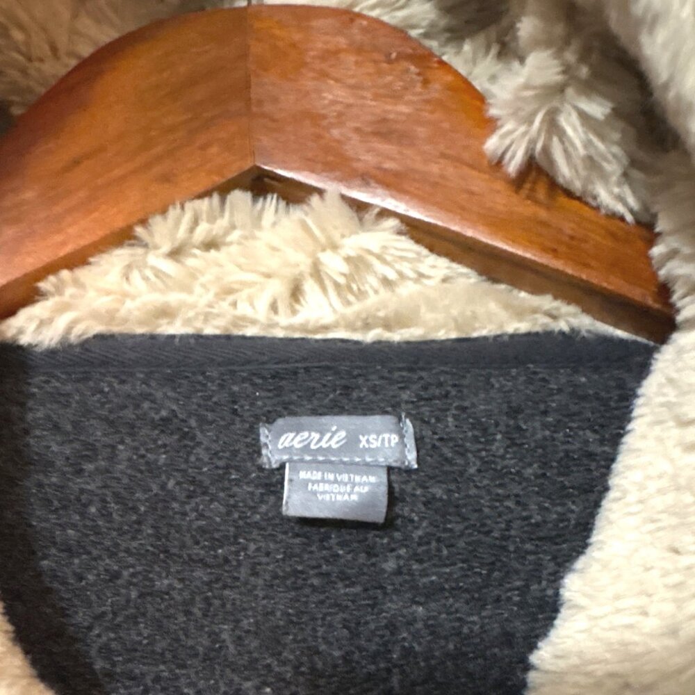 Aerie XS Sherpa-Lined Black Hoodie With Drawstrings & Kangaroo Pocket - Picture 2 of 6